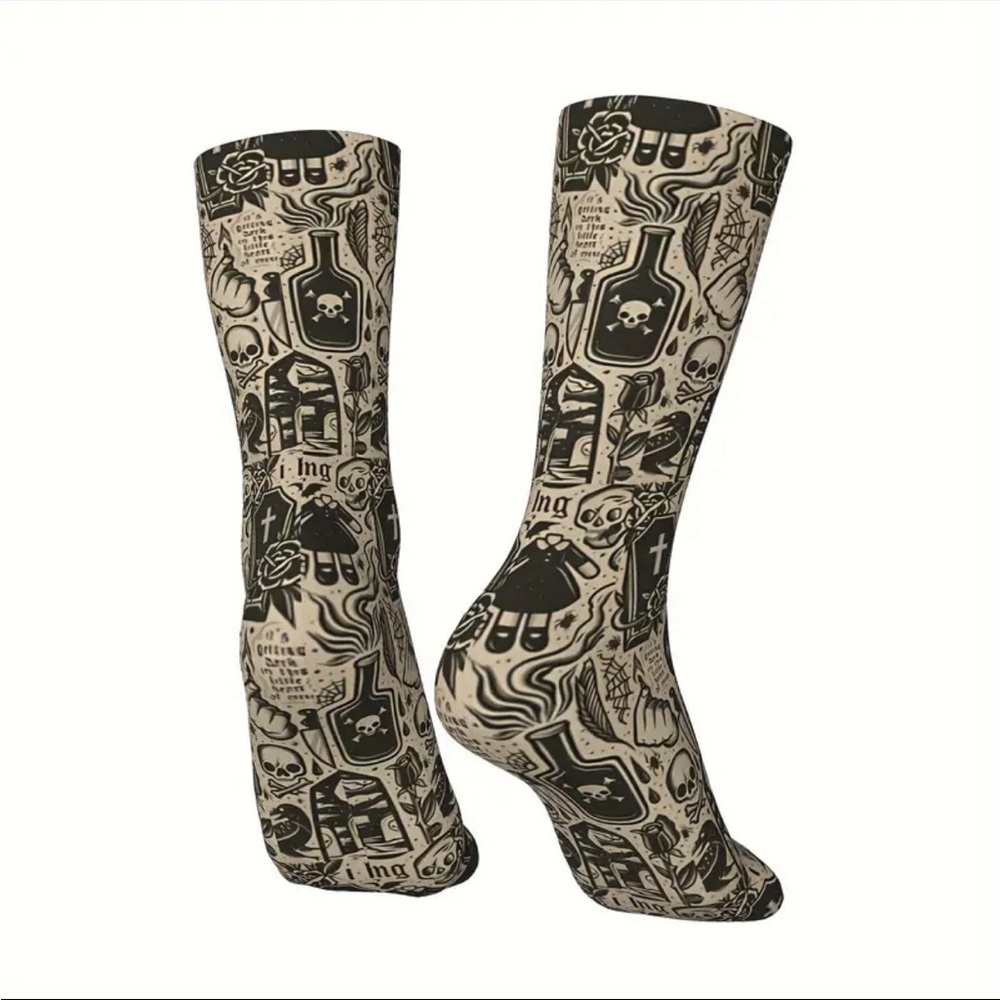 π Pair Of Harajuku Vintage Style Wednesday Addams Crew Socks - Streetwear - Picture 4 of 8